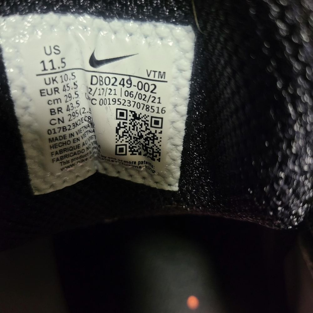Nike - Picture 5 of 5